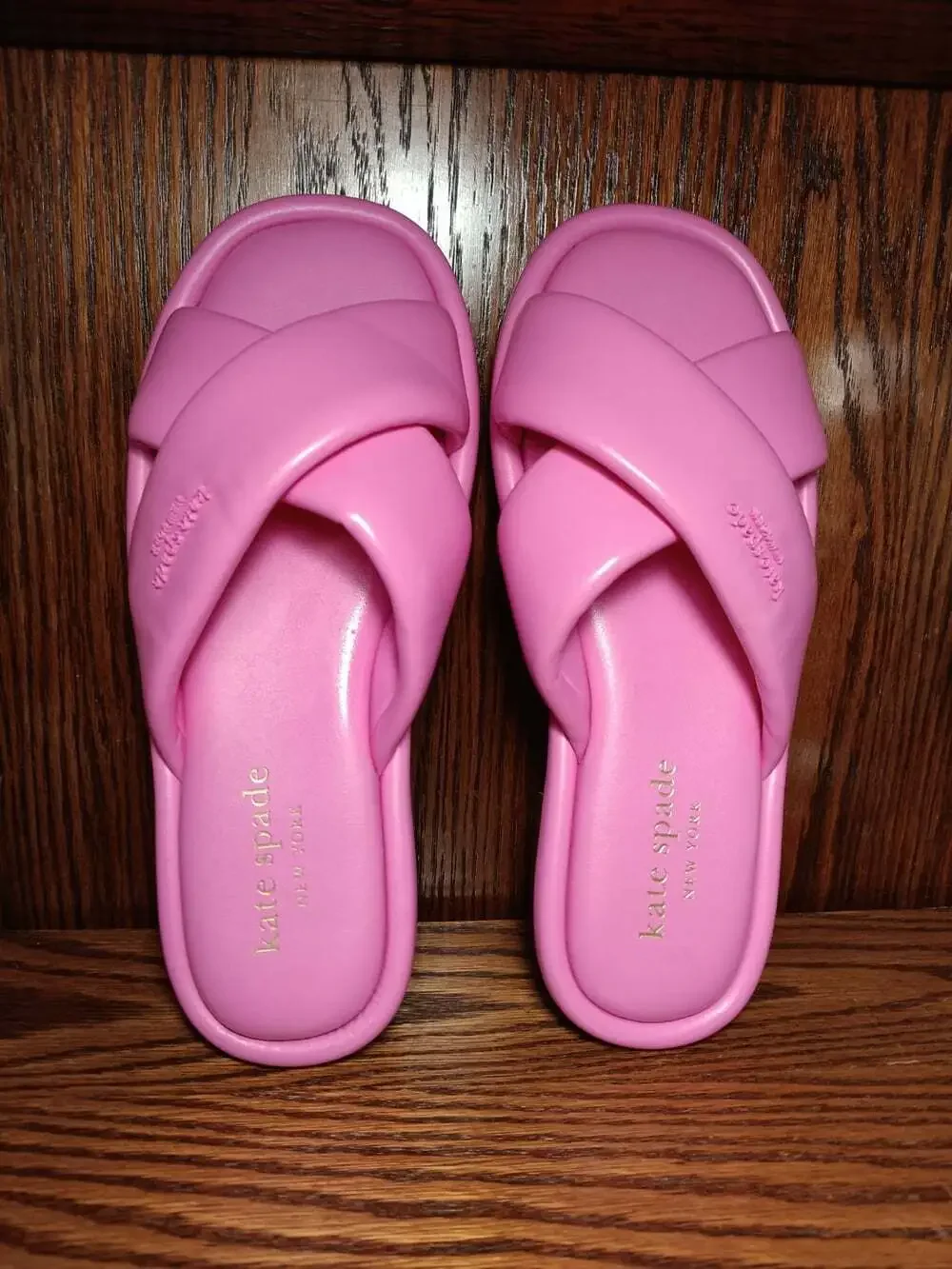 Kate Spade Rio Bright Pink Puff Slide Sandal Women’s 6B NWOB Cushion Strap